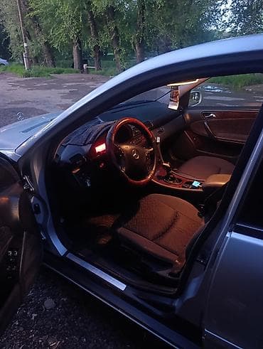 sg 9: Mercedes-Benz C-Class: 2002 г., 1.8 л, Ручные, Бензин, Седан — 4
