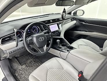 Toyota Camry: 2020 г., 2.5 л, Автомат, Бензин, Седан — 3