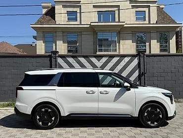 багажник люкс: Kia Carnival: 2025 г., 1.6 л, Автомат, Гибрид, Минивэн — 4