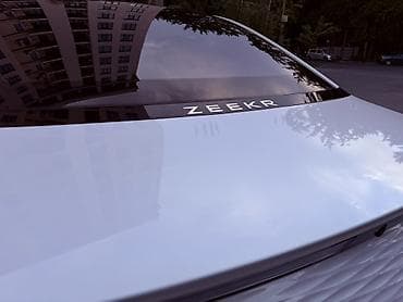 не крашен: Zeekr 007: | 2024 г. Седан — 5