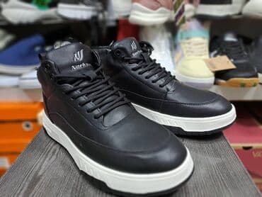 кроссовки зимние: Мужская обувь 
Кожа/Мех
зима — 1