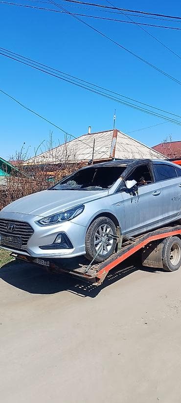 Скупка авто: Hyundai Sonata, серебристый седан (актуальное поколение до — 1