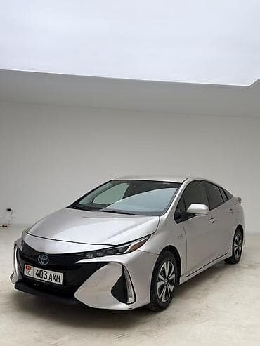 сп: Toyota Prius: 2018 г., 1.8 л, Вариатор, Гибрид, Хэтчбэк — 2