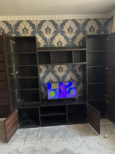 Комплекты столов и стульев: Гарнитур для зала, Б/у, Тумба под ТВ, ДСП, Самовывоз — 3