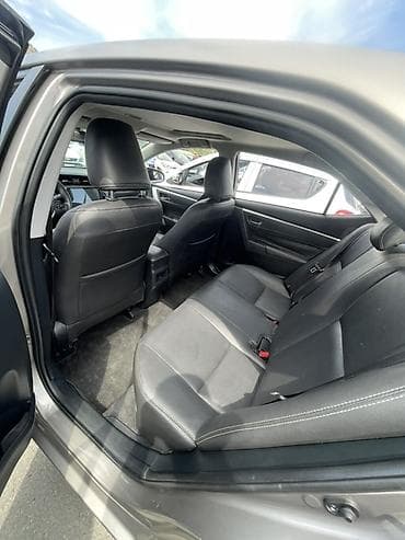 camry 50 xle: Toyota Corolla: 2017 г., 1.8 л, Вариатор, Гибрид, Седан — 6