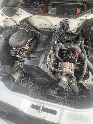 x 7: Audi 80: 1991 г., 2 л, Механика, Бензин, Седан — 1