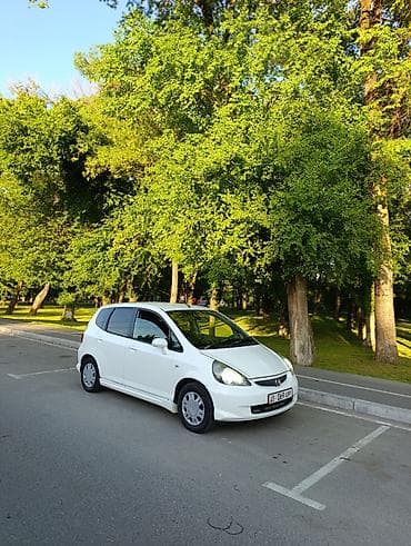 продаю авто хонда: Honda Fit: 2001 г., 1.3 л, Автомат, Бензин, Хэтчбэк — 8