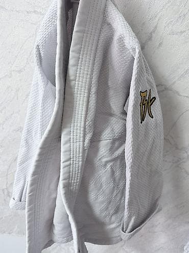 форма ufc: Комплект, цвет - Белый, Б/у — 2