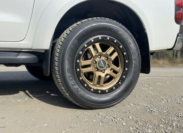 Колеса в сборе 285 / 60 / R 18, Всесезонная, Б/у, Комплект, Внедорожные (АТ/МТ), Литые, отверстий - 6 at lalafo.kg Колеса в сборе 285 / 60 / R 18, Всесезонная, Б/у, Комплект, Внедорожные (АТ/МТ), Литые, отверстий - 6