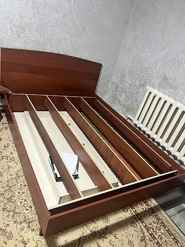 размер двуспального одеяла: Двуспальная кровать, Б/у, С матрасом, длина - 200 см — 1