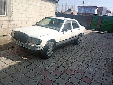 Mercedes-Benz 190: 1983 г., 2 л, Механика, Бензин, Седан — 5