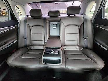 салон автомобиля: Hyundai Grandeur: 2020 г., 3 л, Газ — 8