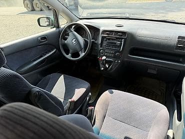 1 nz: Honda Stream: 2002 г., Механика, Универсал — 9