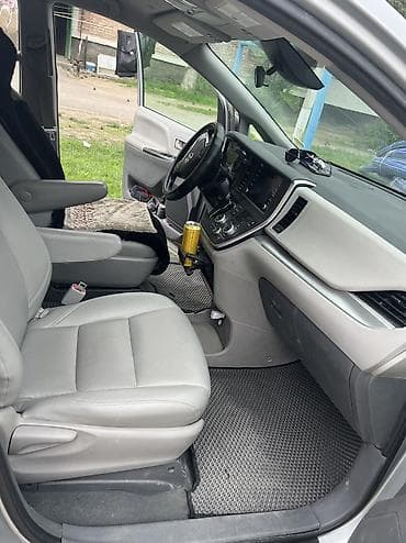 Toyota Sienna: 2019 г., 3.5 л, Автомат, Бензин, Вэн/Минивэн — 8