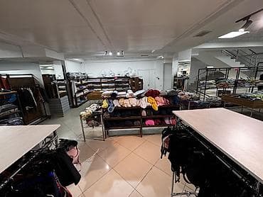 Недвижимость: Торговое место, В торговом центре, 430 м² Действующий, Без оборудования, С ремонтом, Вода, Канализация, Отопление, Отдельный вход, 1 линия, Склад — 2