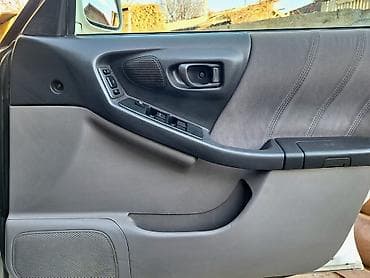 зонт на авто: Subaru Forester: 2001 г., 2 л, Автомат, Бензин, Универсал — 5