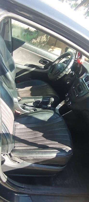 Kia Ceed: 2015 г., 1.5 л, Кол менен иштөөчү, Газ, Универсал