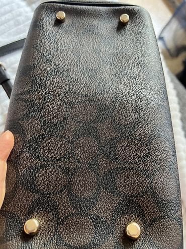 Аксессуарлар: Оригинал. Элегантная сумка Coach бочкообразной формы, выполненная в — 9