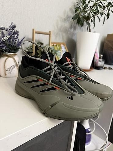 Кроссовки Adidas (баскетбольные) - Модель с низким/средним профилем