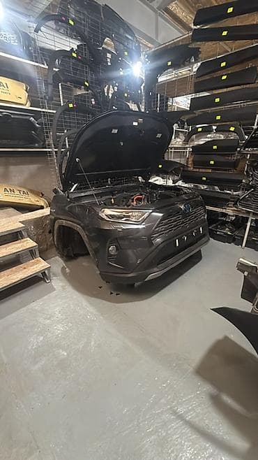 Автозапчасти: Бампер Toyota, Оригинал — 2