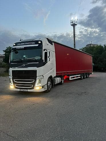 Тягач, Volvo, Тентованный