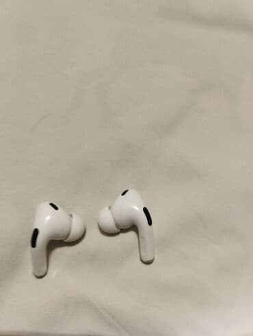 Модемы и сетевое оборудование: Беспроводные наушники в зарядном футляре (форм-фактор «вакуумные — 3