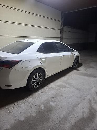 elantra 2017: Toyota Corolla: 2019 г., 1.8 л, Автомат, Гибрид, Седан — 2