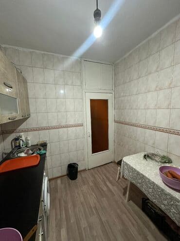 сдаётся квартира центрального мечеть: 3 комнаты, 70 м², 105 серия, 3 этаж, Старый ремонт — 5