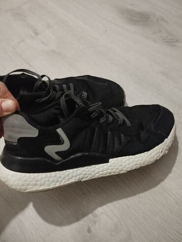 converse all star: Пара черных кед Converse All Star с белыми шнурками и белыми — 5