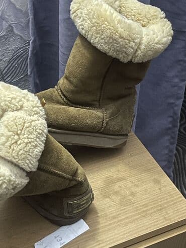 оборудование для фас фуда: Уютное кафе с атмосферой кирпичных стен и мягкими геометрическими — 4