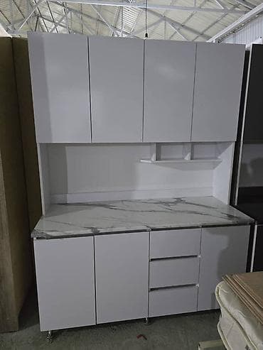 шкаф для кухнии: Кухонный гарнитур 
Размер: длина 1,5м
Доставка по городу есть — 6