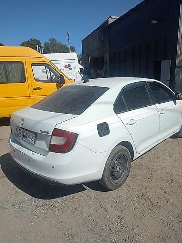 skoda rapid 2012: Skoda Rapid: 2018 г., 1.6 л, Автомат, Бензин, Седан — 4