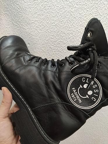 Айымдардын бут кийими: Черные ботинки в брутальном стиле - Модель: кожаные шнурованные — 5