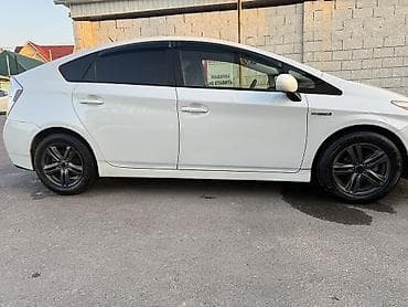 toyota prius 2013: Toyota Prius: 2013 г., 1.8 л, Вариатор, Гибрид, Хэтчбэк — 2