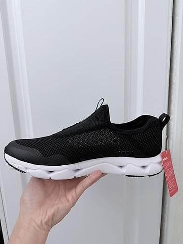 Кроссовки-слипоны Li-Ning, черные оригинал, Размер 41 Новые, взяли at lalafo.kg Кроссовки-слипоны Li-Ning, черные оригинал, Размер 41 Новые, взяли