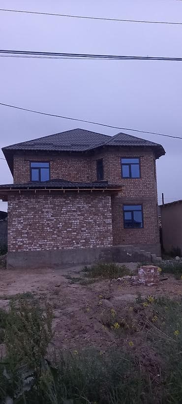 продам помещение: В районе Ак ордо3Продаётся двухэтажный кирпичный дом с эркером — 1