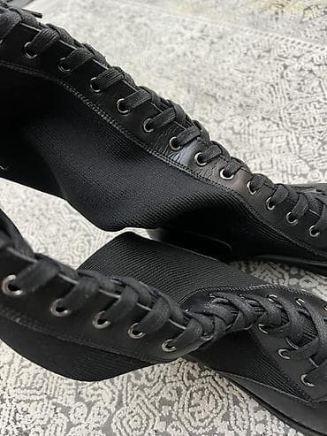 сапоги женские: Высокие женские ботинки/сапоги на шнуровке, черные. - Дизайн: высокая — 1