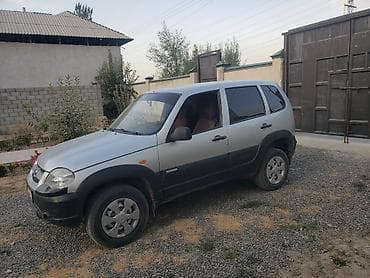 bmw 3: Chevrolet Niva: 2009 г., 1.6 л, Механика, Бензин, Внедорожник — 3