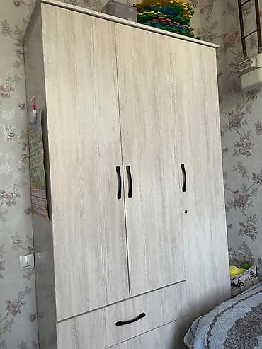 Продаются детские и подростковые велосипеды, а также шкаф. **1