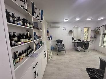 Требуется парикмахер универсал или мужской мастер. Хорошоя проходимая