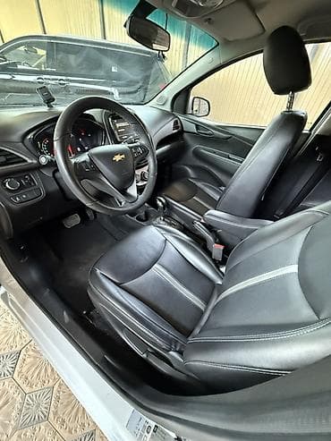 Продажа авто: Chevrolet Spark: 2020 г., 1 л, Автомат, Бензин, Хэтчбэк — 5