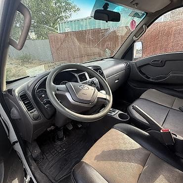 Продажа авто: Hyundai Porter: 2018 г., 2.5 л, Автомат, Дизель, Фургон — 6