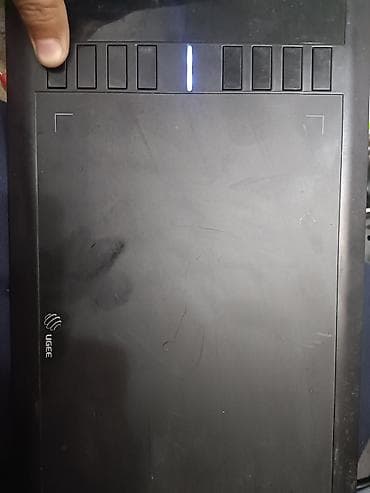 Настольные ПК и комплектующие: Графический планшет UGEE M708 (Black) - Рабочий, без комплекта — 1