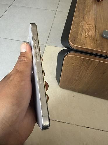 pro max: IPhone 15 Pro, Б/у, 256 ГБ, Matte Space Gray, Наушники, Защитное стекло, Чехол, 82 % — 2