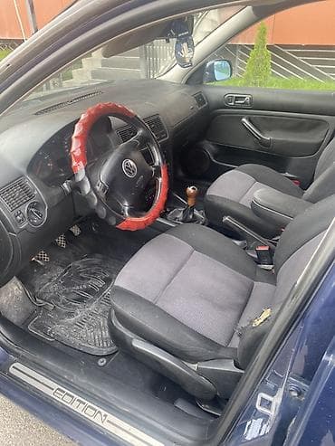 хечбек: Volkswagen Golf: 2000 г., 2 л, Механика, Бензин, Универсал — 6
