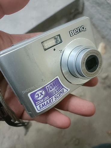 Цифровой фотоаппарат BenQ компактного формата. - Матрица 10 Мп (CCD)