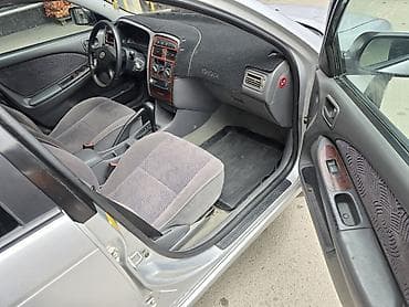 k3 2020: Toyota Avensis: 1998 г., 1.8 л, Автомат, Бензин, Седан — 10