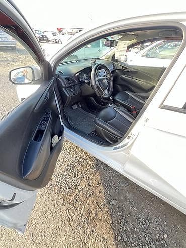 ravon spark: Chevrolet Spark: 2017 г., 1 л, Вариатор, Бензин, Хэтчбэк — 4