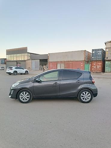 corolla levin: Toyota Prius C: 2017 г., 1.5 л, Вариатор, Гибрид, Хэтчбэк — 6