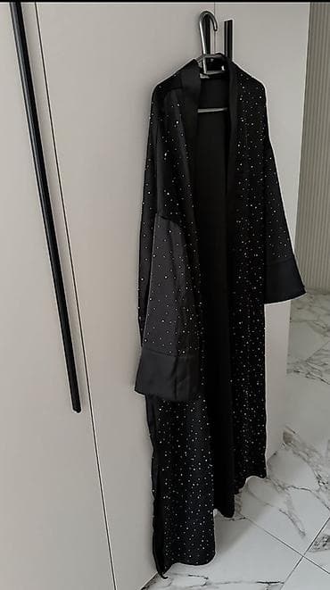 Абайка со стразами. Размер стандарт, есть ремешок. Новая